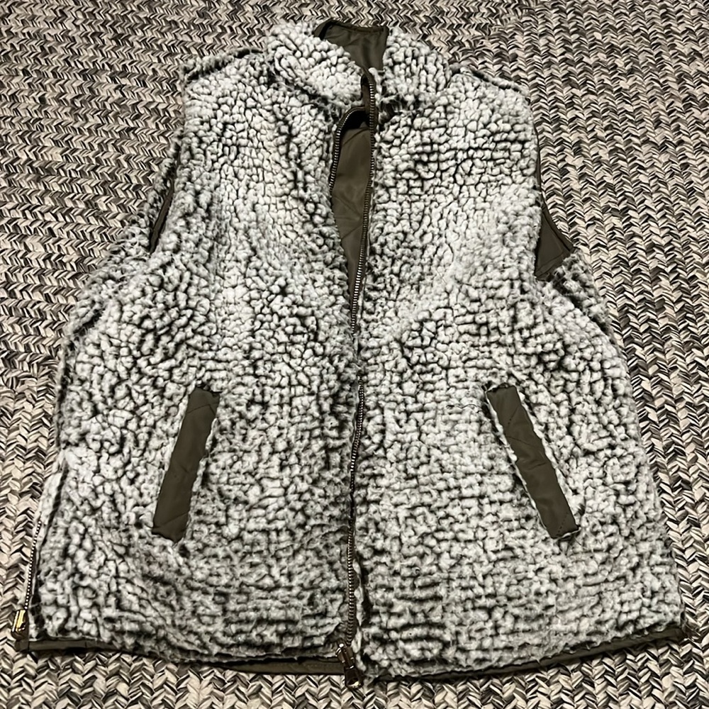 Reversible vest - Picture 2 of 4
